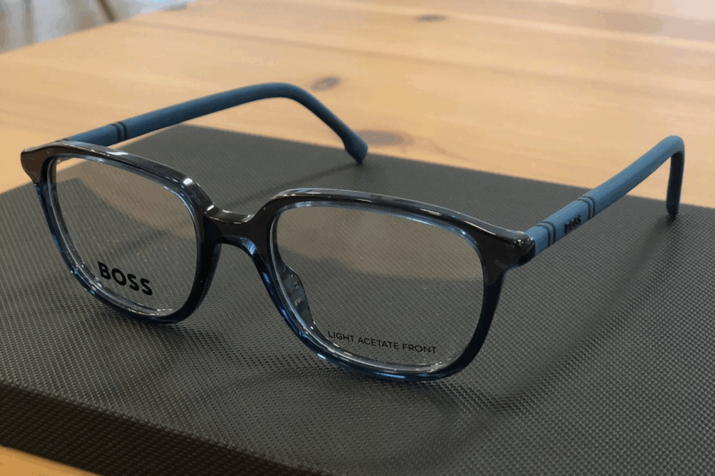 Monture bleu BOSS profil